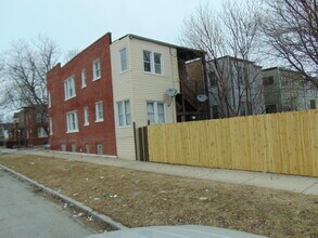 1501 E 74th Pl, Unit 1 in Chicago, IL - Foto de edificio - Building Photo