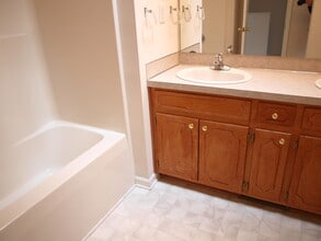 3943 Sterling Pointe Dr, Unit RRR5 in Winterville, NC - Foto de edificio - Building Photo