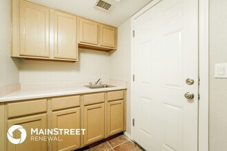 6730 W Nueva Vista Dr in Tucson, AZ - Building Photo - Building Photo