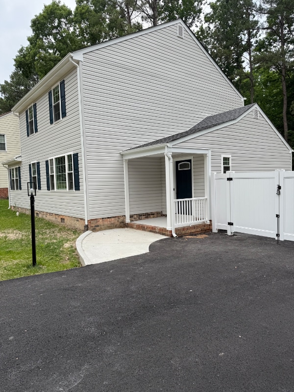 2429 Crowncrest Dr in Henrico, VA - Building Photo - Building Photo