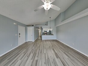 2020 Royal Bay Blvd in Kissimmee, FL - Building Photo - Building Photo