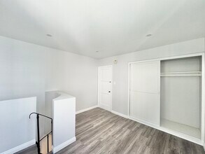 427 N Oakhurst Dr in Beverly Hills, CA - Building Photo - Building Photo