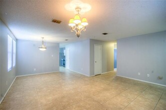 1713 Pebble Brook Way in Little Elm, TX - Foto de edificio - Building Photo