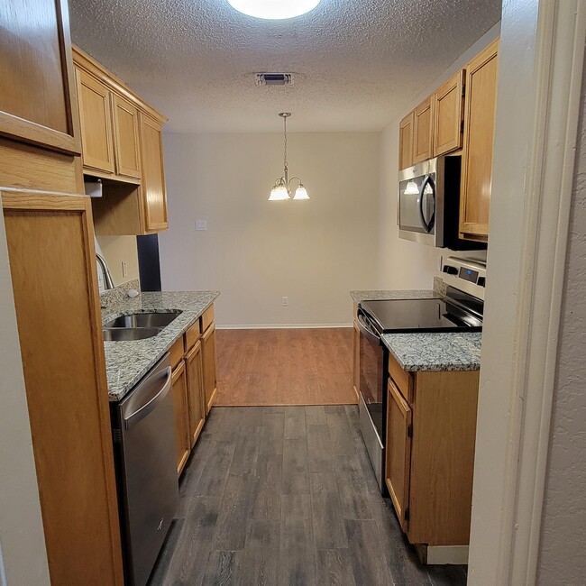 5806 Silver Sage Dr in Haltom City, TX - Building Photo - Building Photo