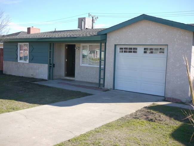 1125 E Marshall Blvd in San Bernardino, CA - Building Photo - Building Photo