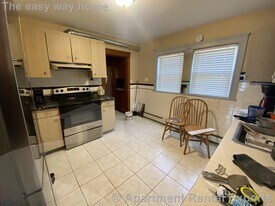 2-4 Goldsmith Ave Unit #1, Unit #1 in Medford, MA - Building Photo