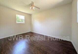 2223 Eudine Dr W in Jacksonville, FL - Building Photo - Building Photo