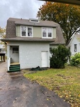 109 E Biddle St in Jackson, MI - Building Photo - Building Photo