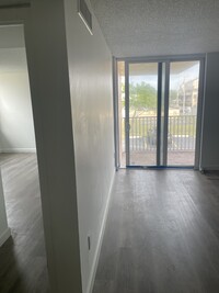 10700 SW 108th Ave in Miami, FL - Building Photo - Building Photo