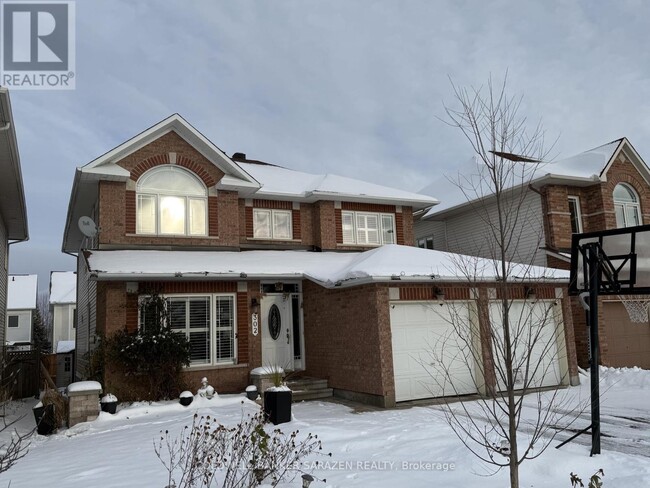 302 Edgemoore Crescent in Ottawa, ON - Building Photo - Building Photo