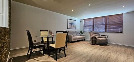 2965 Pharr Ct S Northwest in Atlanta, GA - Foto de edificio - Building Photo