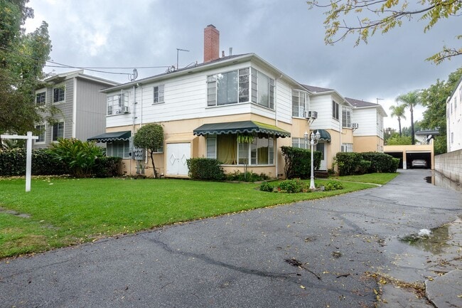 property at 4909 Coldwater Canyon Ave