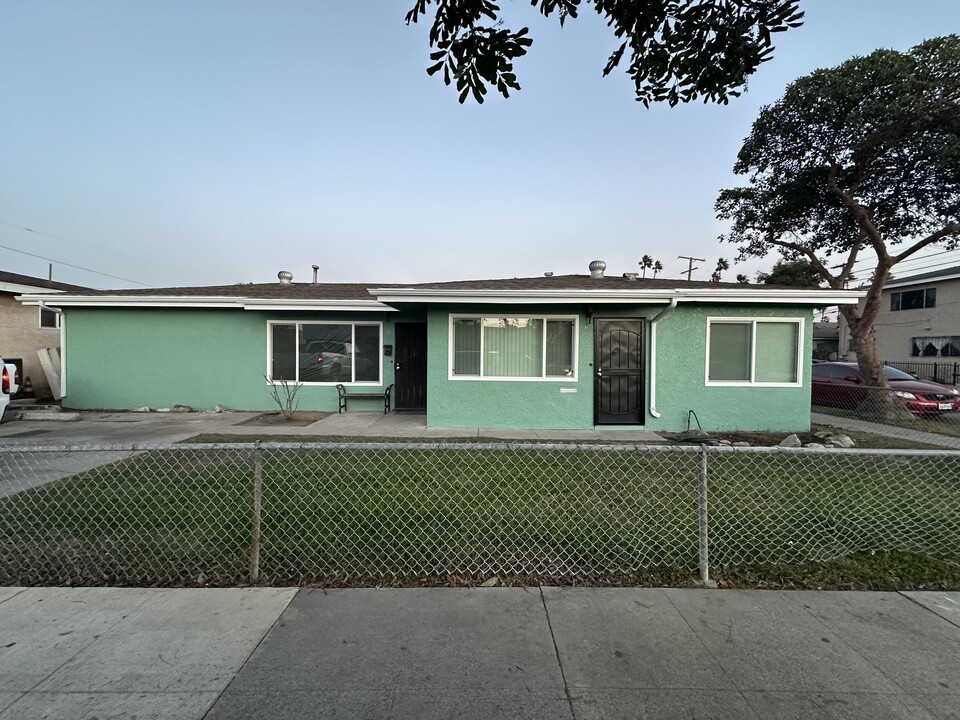 1011 E 21st St in Long Beach, CA - Building Photo