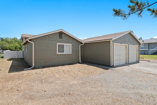property at 3213 S Gillis Ct