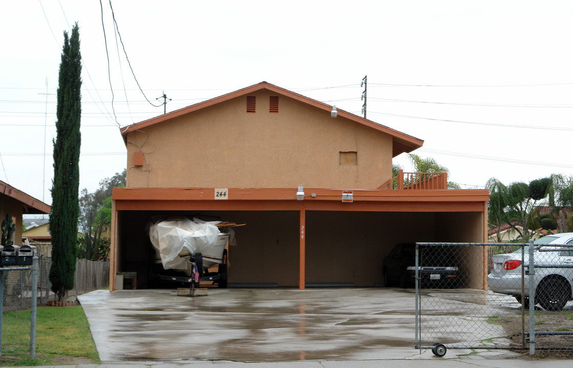 244 E King St in San Bernardino, CA - Building Photo