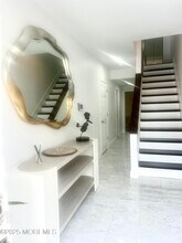 5 Sea Breeze Ct in Long Branch, NJ - Building Photo - Building Photo