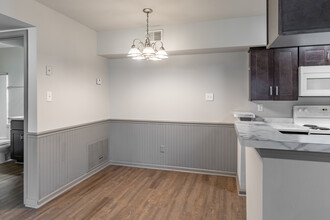 Petersburg Square Apartments in Augusta, GA - Building Photo - Interior Photo