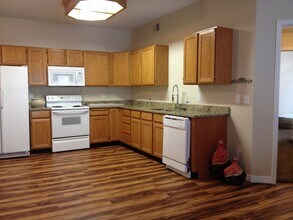504 N Seven Peaks Blvd-Unit -A in Provo, UT - Building Photo - Building Photo