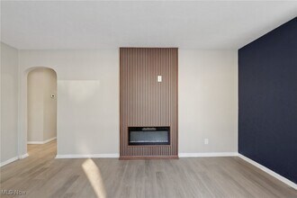 21316 Watson Rd in Maple Heights, OH - Building Photo - Building Photo