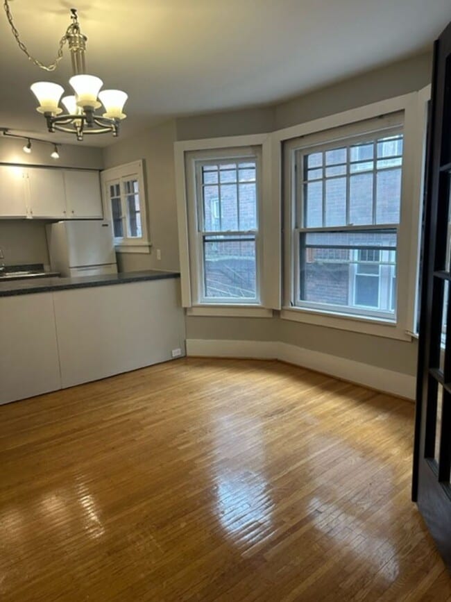 37 Vick Park B in Rochester, NY - Building Photo - Building Photo