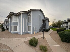 2910 W Marconi Ave in Phoenix, AZ - Building Photo