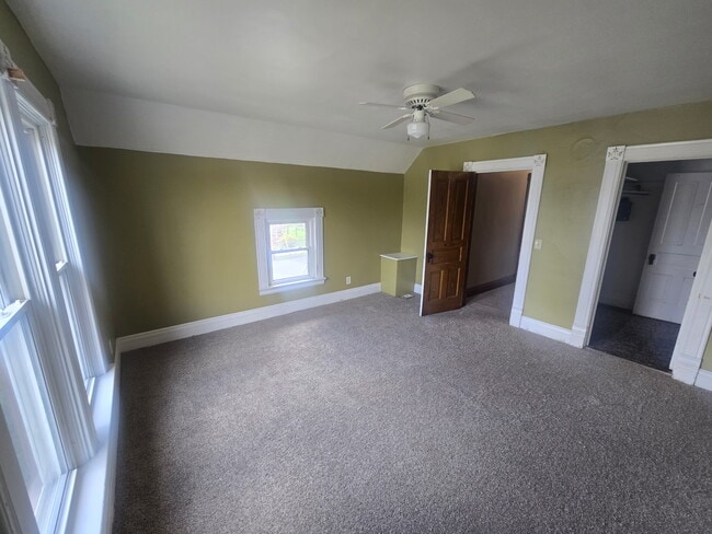 148 1/2 N Watertown St in Johnson Creek, WI - Foto de edificio - Building Photo