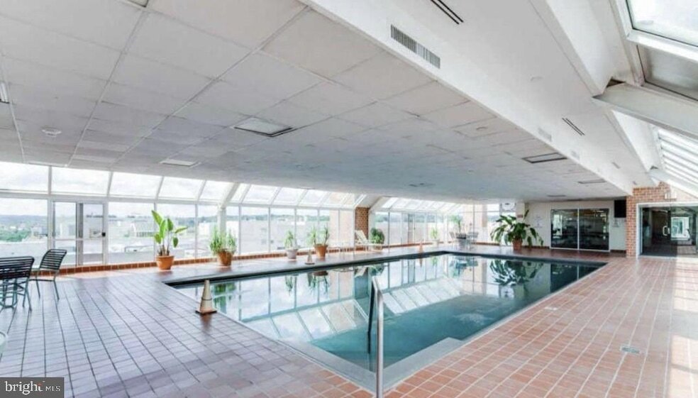1230 23rd St NW, Unit 818 in Washington, DC - Building Photo