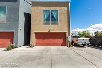 254 Tower St in Las Vegas, NV - Building Photo - Building Photo