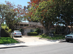 1761 Thomas Ave in San Diego, CA - Building Photo - Building Photo