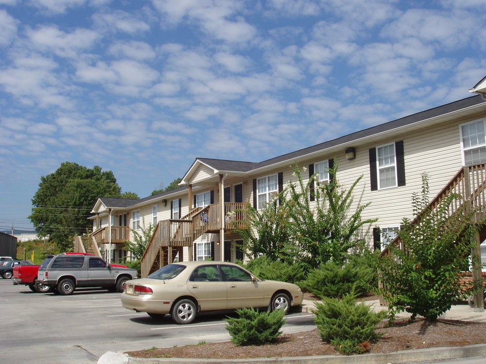 Excalibur Village Apartments in Dalton, GA - Building Photo