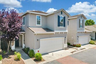 5438 Birk Way in Sacramento, CA - Building Photo - Building Photo