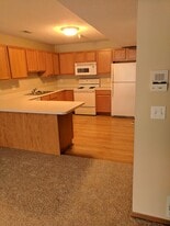 1310-1320 Wenig Rd NE in Cedar Rapids, IA - Building Photo