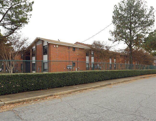Christian Brothers University Apartments in Memphis, TN - Foto de edificio - Building Photo