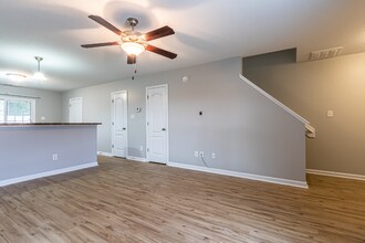 133 Glen Cannon Drive in Jacksonville, NC - Building Photo - Building Photo