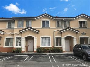 7337 NW 174th Ter, Unit 301 in Hialeah, FL - Foto de edificio