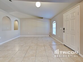 5332 Abagail Dr in Spring Hill, FL - Building Photo - Building Photo