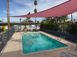 46075 Ocotillo Dr in Palm Desert, CA - Foto de edificio - Building Photo