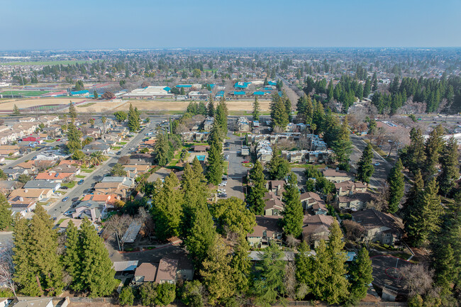 Villa San Juan Condo in Sacramento, CA - Building Photo - Building Photo