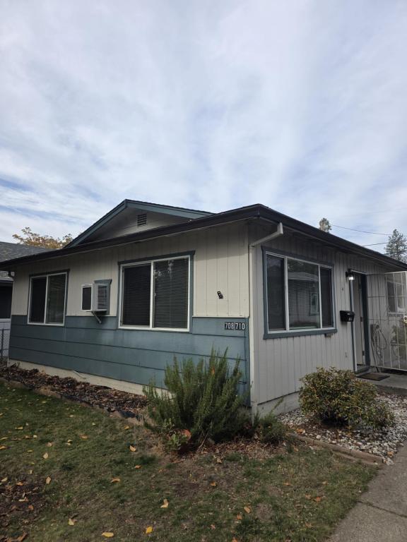 property at 708 SW I St