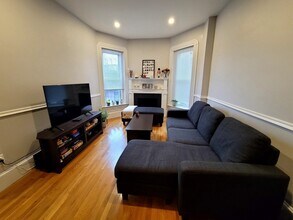 827 Boylston St, Unit #300 in Boston, MA - Building Photo - Building Photo