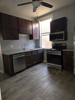 4910 W Van Buren St in Chicago, IL - Building Photo