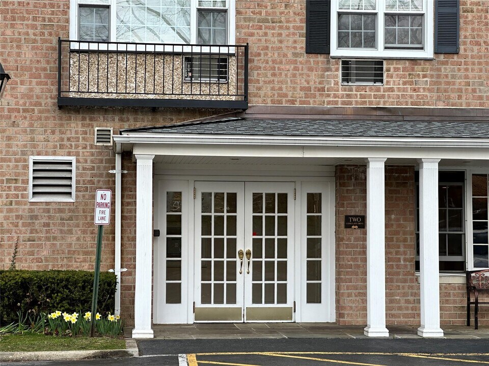 2 Consulate Dr in Tuckahoe, NY - Building Photo