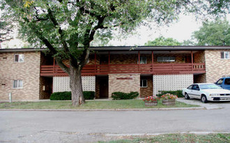 921-923 S Lake St Apartments