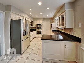 1118 Tahlequah Trail in Carrollton, TX - Building Photo