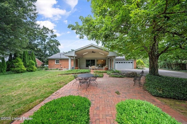 2102 Northfield Dr in Louisville, KY - Building Photo - Building Photo