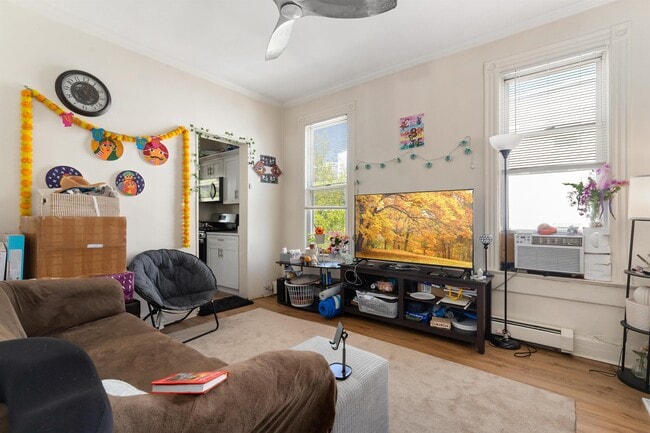 673 Summit Ave in Jersey City, NJ - Building Photo - Building Photo