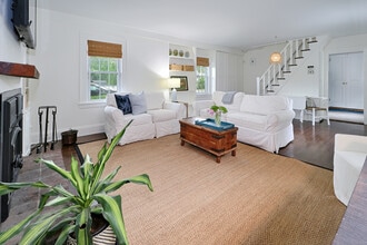 635 Stratfield Rd in Fairfield, CT - Building Photo - Building Photo