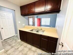6022 State St in San Antonio, TX - Building Photo - Building Photo