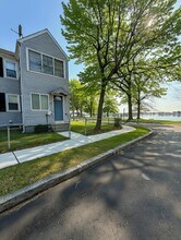 48 Dee Rd in Quincy, MA - Foto de edificio - Building Photo