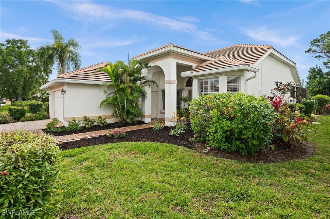 25040 Bay Cedar Dr in Bonita Springs, FL - Building Photo